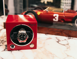 Uhrenbeweger und Lederartikel